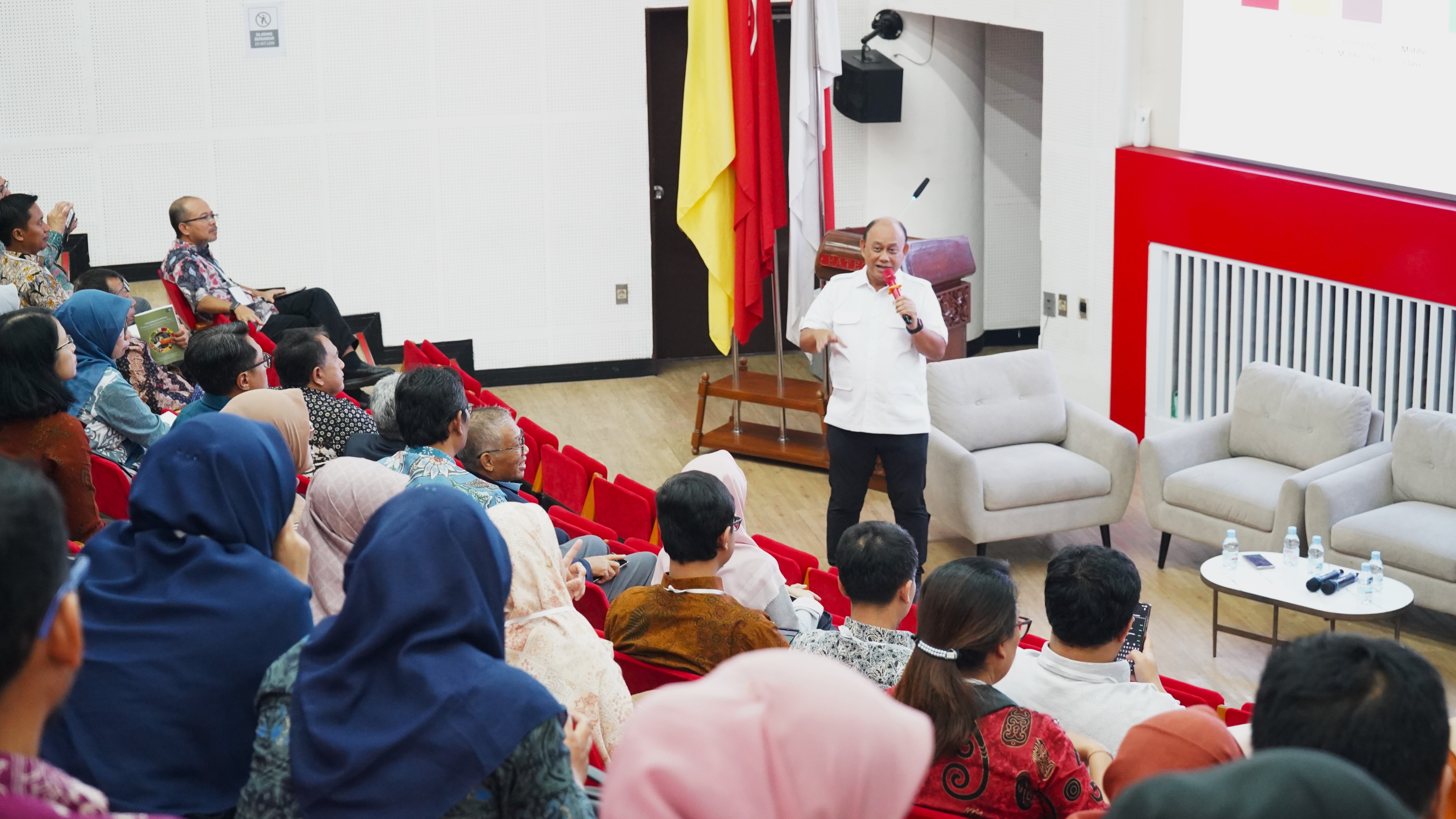 Kabadan BGN Batu Bara Hadiri Seminar Nasional dan Pertemuan Forum Komunikasi Perguran Tinggi Teknologi Pertanian Indonesia Kebijakan Nasional dan Tantangan 
